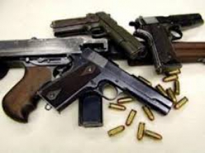 Սլավոնական համալսարան տանող ճանապարհին զենք էր թողել